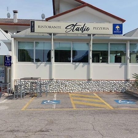 Guesthouse Stadio Lignano Sabbiadoro Esterno foto